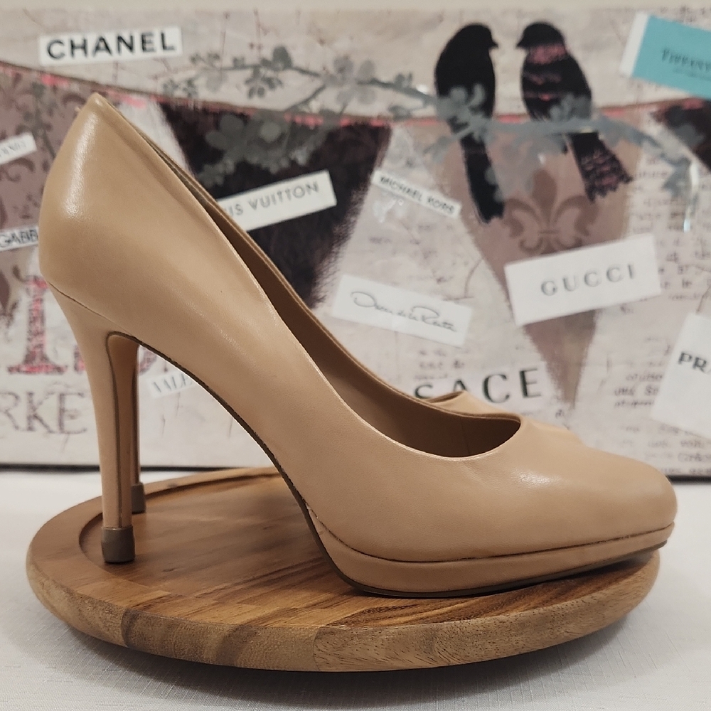 Bleecker & Bond Nude Leather 4 Inch Heels. Size 8.5